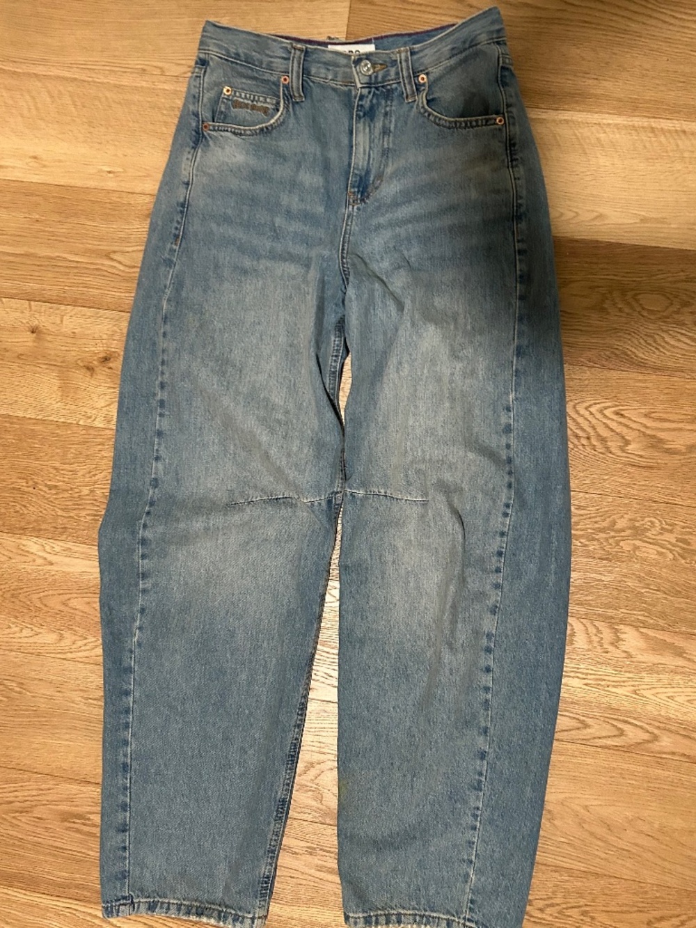 BDG / Urban outfitters / Barrel jeans / Size 27